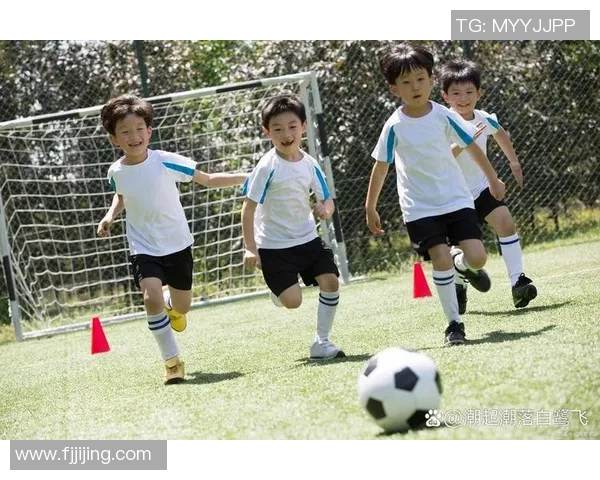 《当足球巨星遇上憧憬已久的小球迷他们之间的梦想与奇迹》