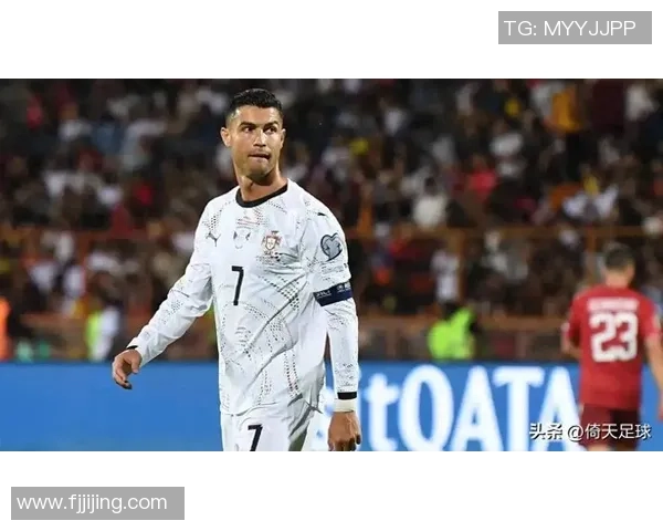 足球传奇闪耀登场，球星风采尽显赛场荣耀壁纸设计